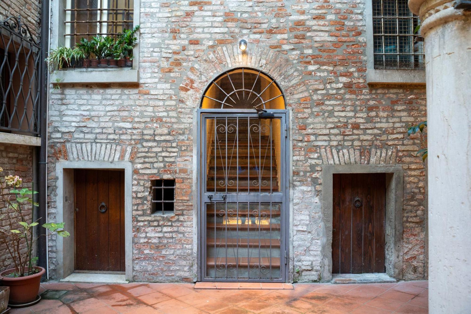 Mazzini101Apartment Ferrara Exteriör bild